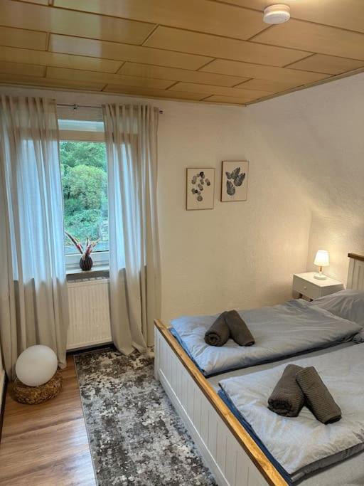 Gemuetliche Wohnung Naehe Alsfeld - Parkplatz Buitenkant foto